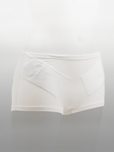 white panty with two integrated pockets to make life with T1D easier