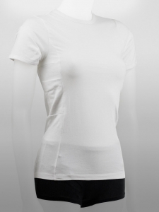 vit tshirt för kvinnor från AnnaPS med två stora fickor för diabeteshjälpmedel