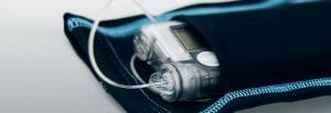 Insulin pumpa är bärt enkelt i armband med ficka