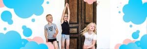 barn med diabetes leker i AnnaPS t-shirts med ficka som diabetesväska